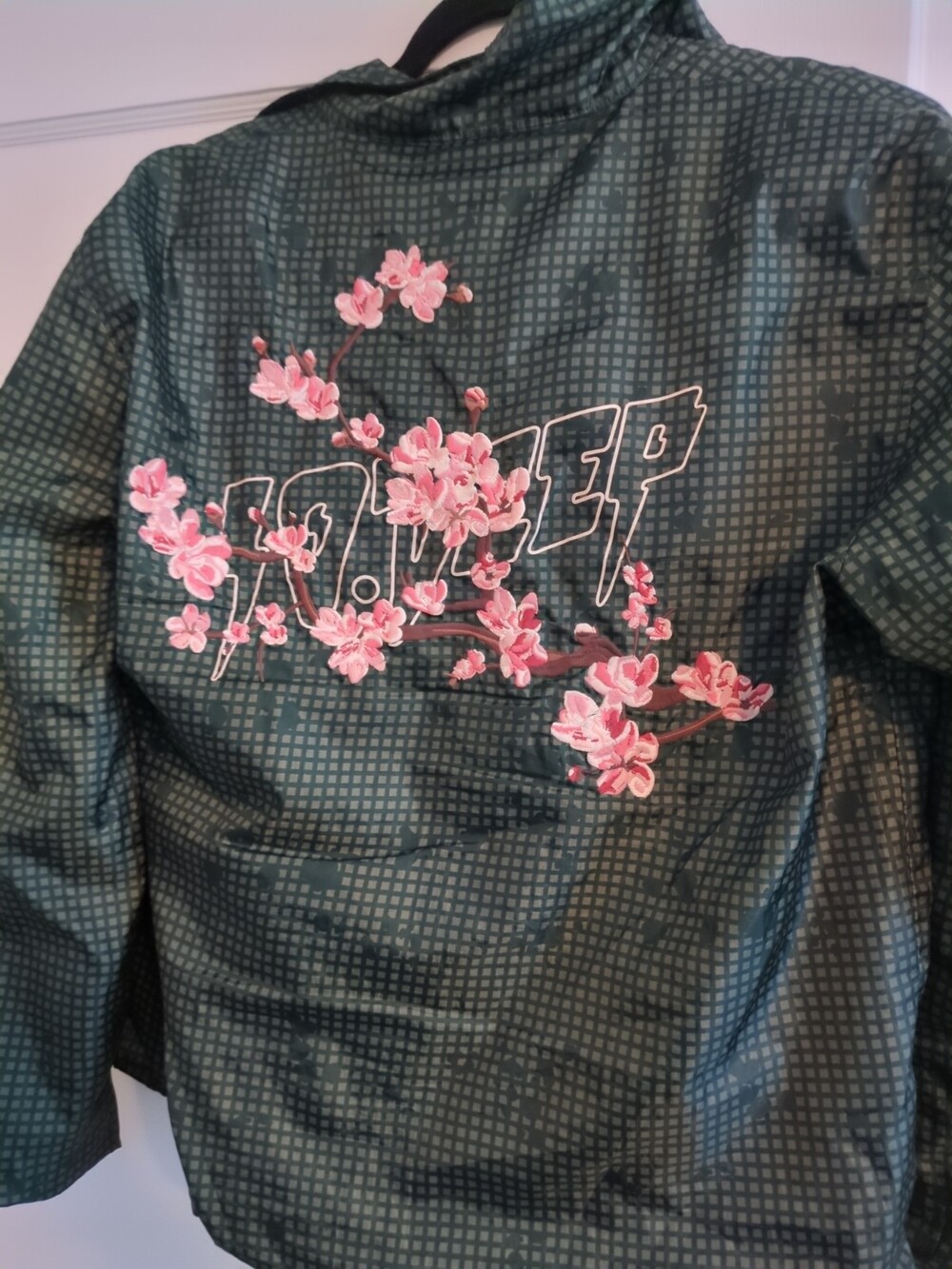 10 Deep Mens GREEN Windbreaker Large NEW PINK BLOSSOM